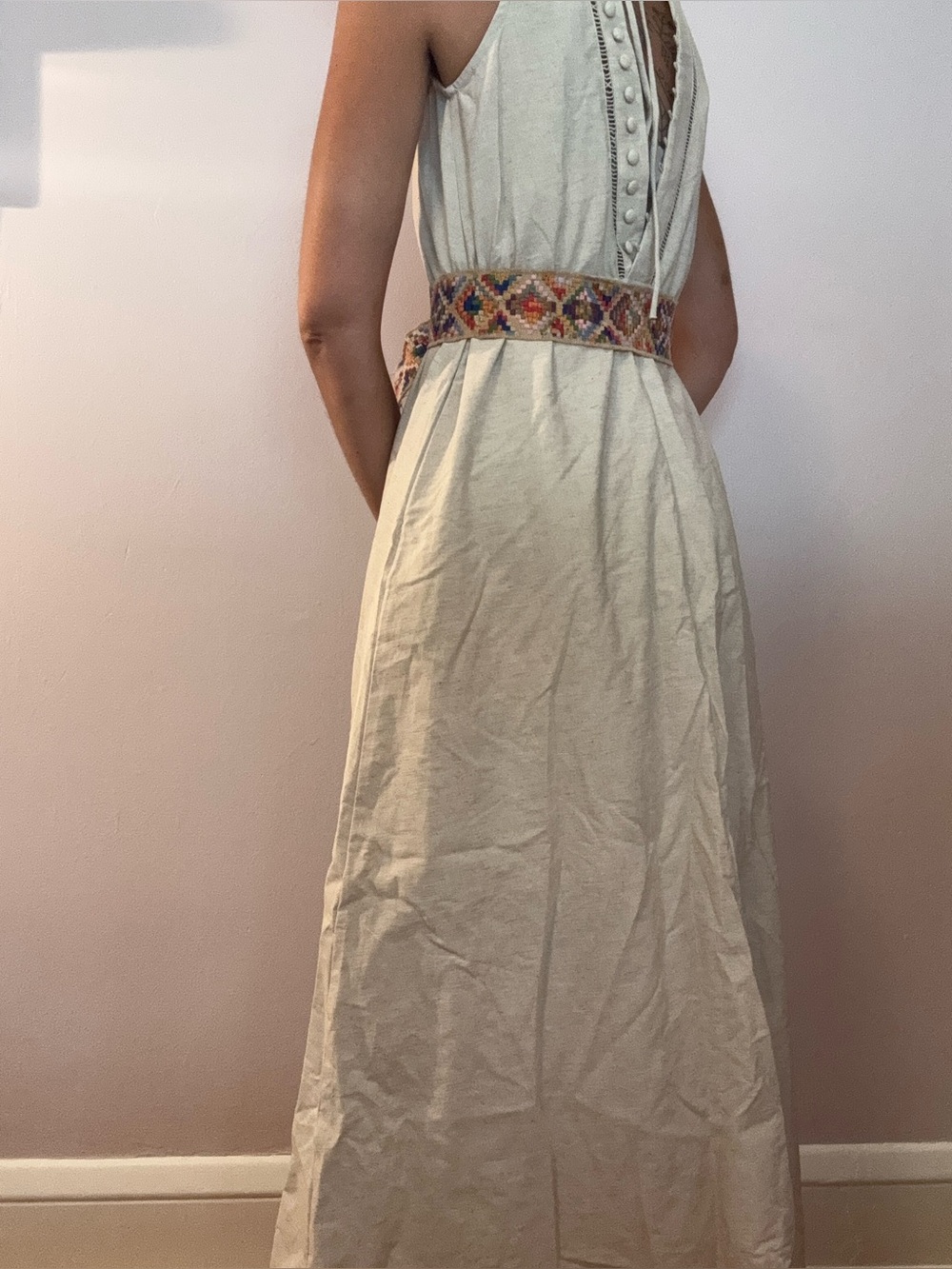 Unique Sleeveless V-Neck Oatmeal Linen Maxi Dress with Button Front - Picture 3 of 8